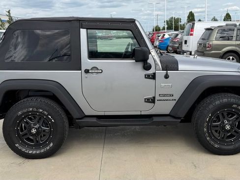 Used 2017 Jeep Wrangler Sport w/ Quick Order Package 24S AWD/4WD image 6