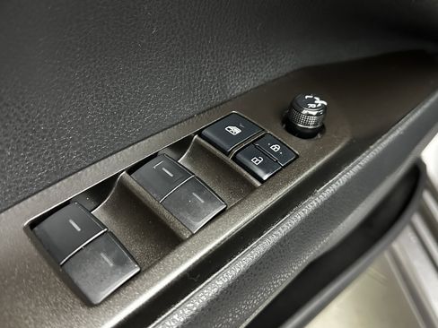 Used 2022 Toyota Camry SE image 11