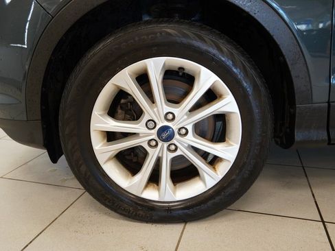 Used 2019 Ford Escape SEL image 16