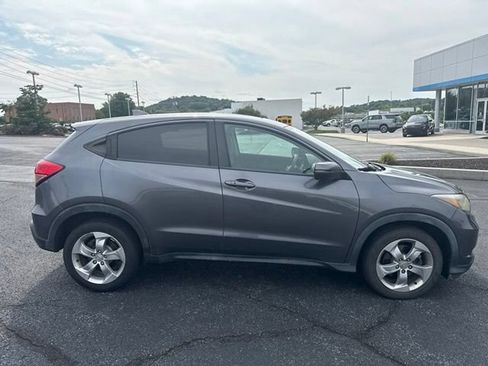 Used 2016 Honda HR-V EX image 10