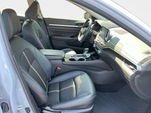 Used 2023 Nissan Altima 2.5 SR AWD/4WD image 17