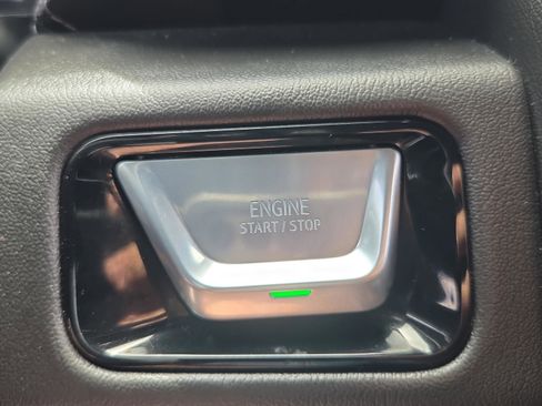 Used 2025 GMC Yukon Denali RWD image 21