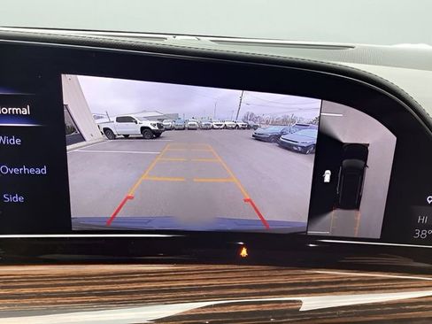 Used 2024 Cadillac Escalade ESV Premium Luxury image 33