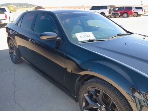 Used 2021 Chrysler 300 Touring w/ Sport Appearance Package RWD image 10
