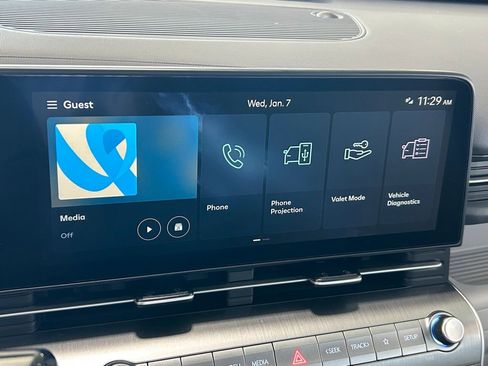 Used 2024 Hyundai Kona SE image 16