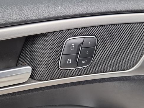 Used 2019 Ford Fusion SEL image 19