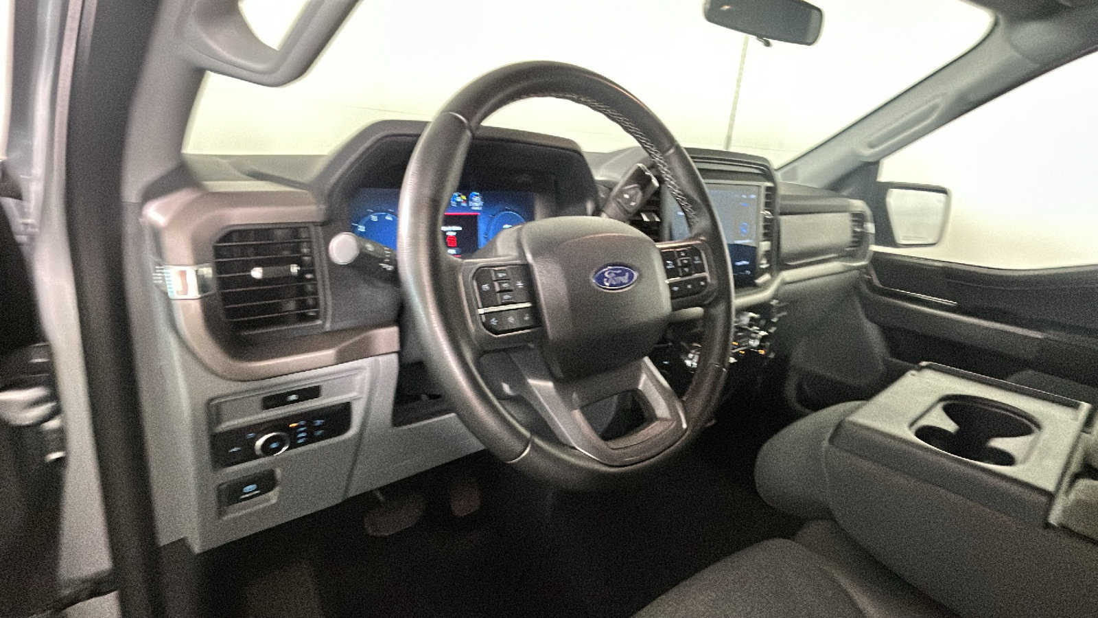 Used 2025 Ford F150 XLT w/ Equipment Group 301A Standard AWD/4WD image 15
