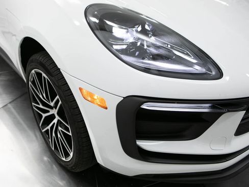 Certified 2026 Porsche Macan AWD/4WD image 12