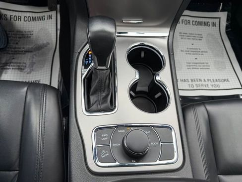 Used 2022 Jeep Grand Cherokee Limited image 30