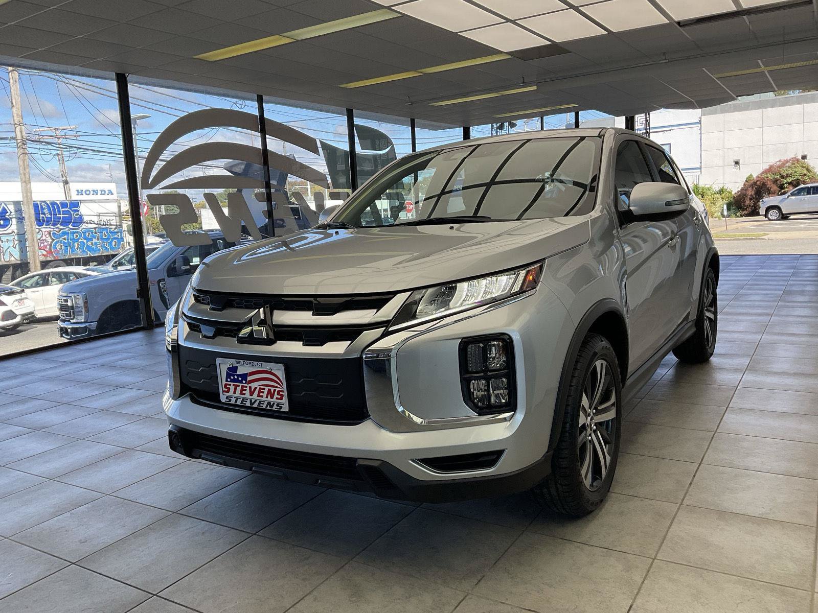 Used 2025 Mitsubishi Outlander Sport SE AWD/4WD image 3