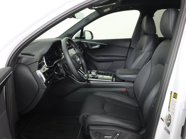 Certified 2025 Audi Q7 3.0T Prestige w/ Prestige Package AWD/4WD image 12