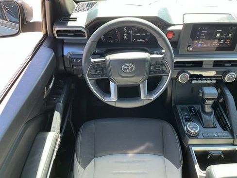 Used 2025 Toyota Tacoma TRD Off-Road image 15
