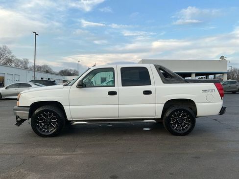 Used 2004 Chevrolet Avalanche Z71 w/ Sun And Sound Package image 2