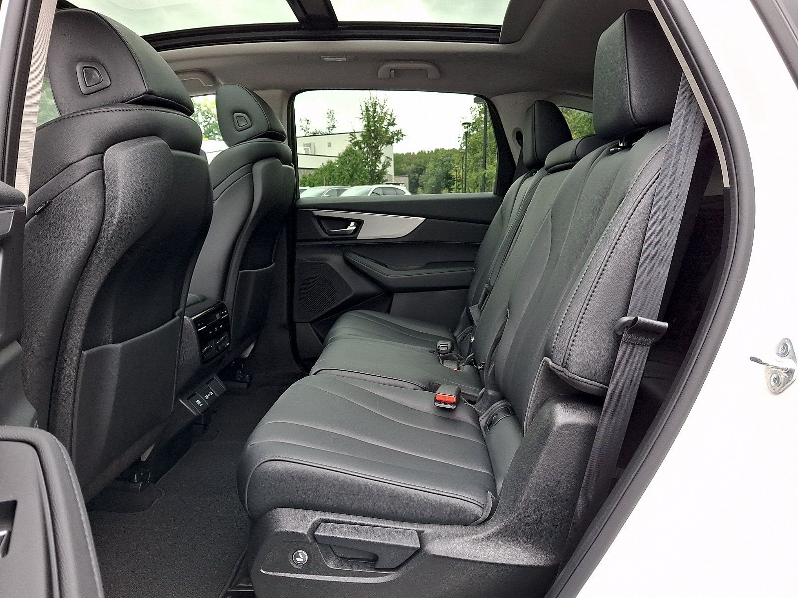 Certified 2024 Acura MDX SH-AWD image 10