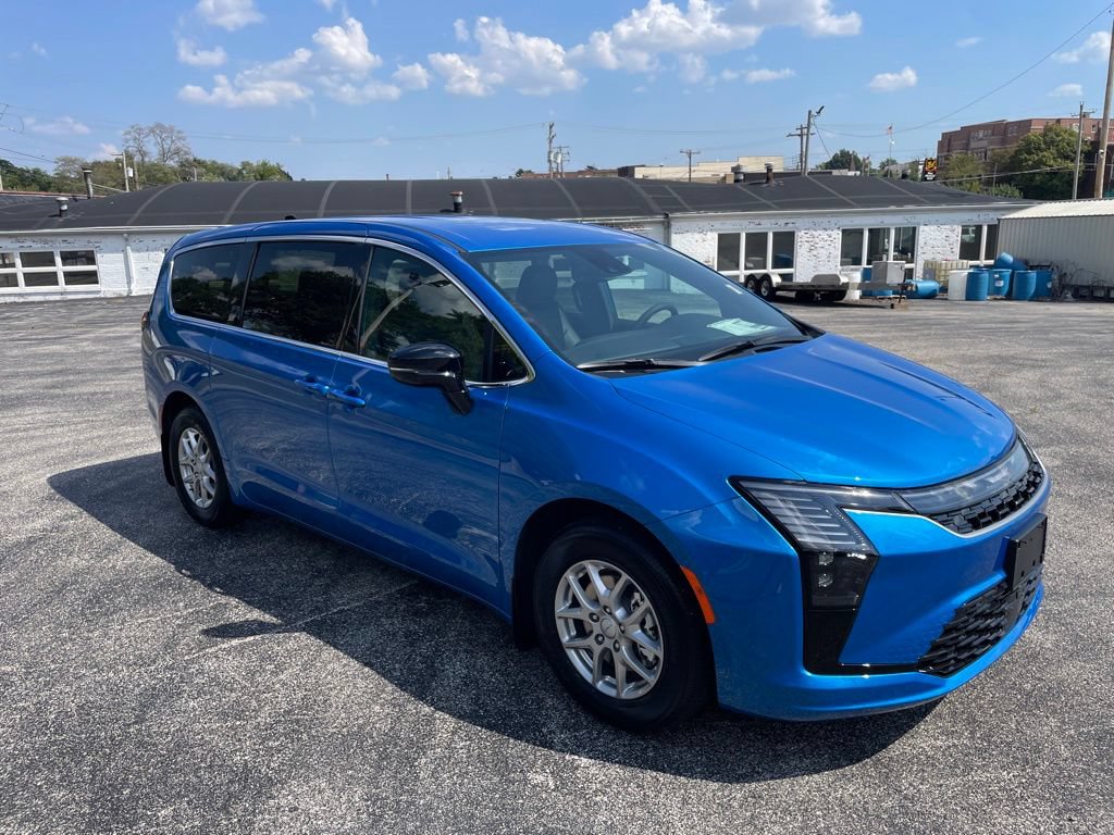 New 2027 Chrysler Pacifica Select FWD image 3