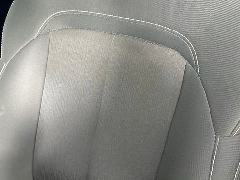 Used 2023 Jeep Grand Cherokee Laredo image 18