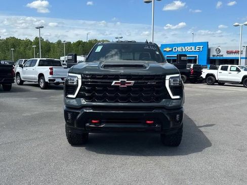 New 2026 Chevrolet Silverado 2500 ZR2 AWD/4WD image 9