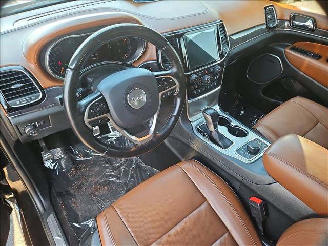 Used 2020 Jeep Grand Cherokee Overland AWD/4WD image 23