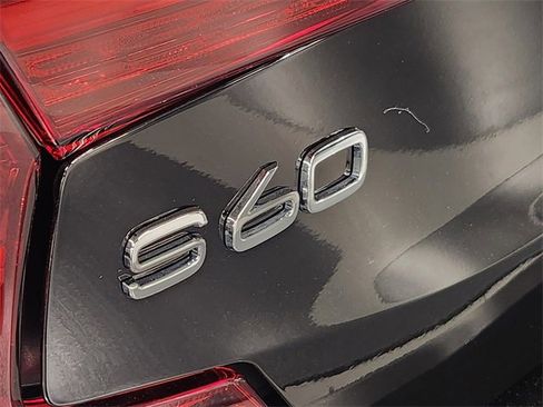 Used 2024 Volvo S60 B5 Core image 12