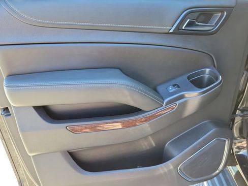 Used 2020 GMC Yukon XL SLT w/ Open Road Package image 8