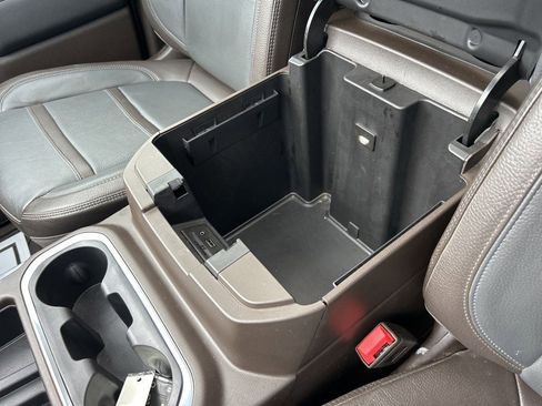 Used 2022 GMC Sierra 3500 Denali w/ Denali Ultimate Package image 34