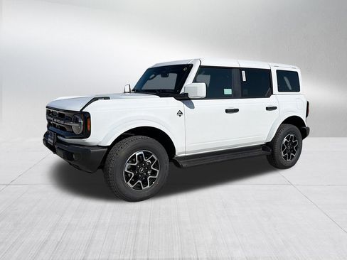 Used 2026 Ford Bronco Outer Banks AWD/4WD image 1
