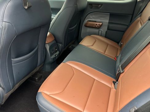 Used 2023 Ford Maverick Lariat w/ Lariat Luxury Package image 12