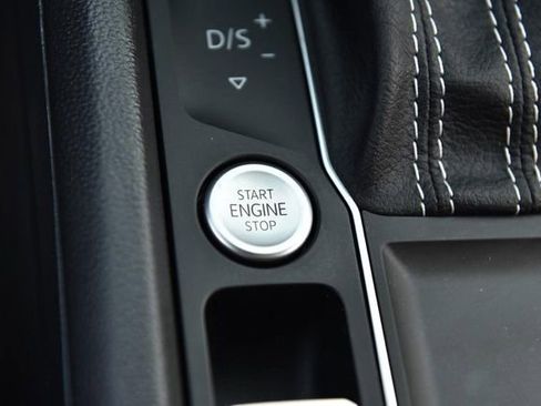 Used 2023 Volkswagen Atlas SE w/ Panoramic Sunroof Package image 17