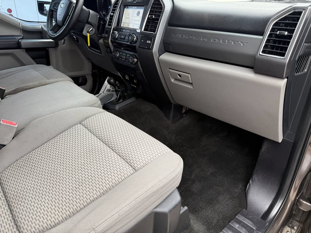 Used 2017 Ford F250 XLT w/ XLT Premium Package AWD/4WD image 16