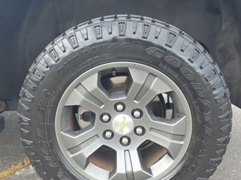 Used 2016 Chevrolet Tahoe LT w/ Luxury Package AWD/4WD image 23