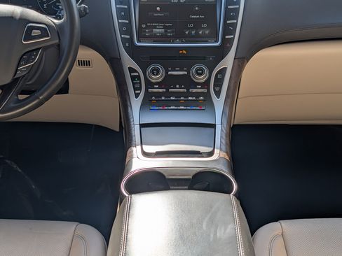 Used 2016 Lincoln MKX Reserve w/ Technology Package image 19