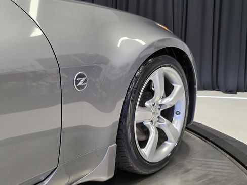 Used 2006 Nissan 350Z Touring w/ (N93) Cargo Convenience Pkg image 31