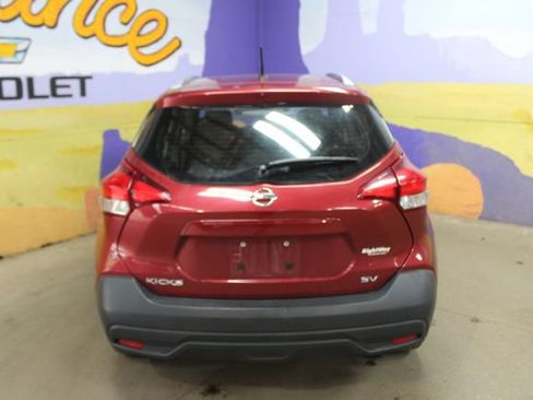 Used 2019 Nissan Kicks SV FWD image 7