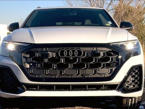 Used 2024 Audi SQ8 Premium Plus w/ Executive Package image 3