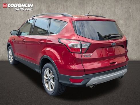 Used 2017 Ford Escape SE w/ Equipment Group 201A FWD image 5