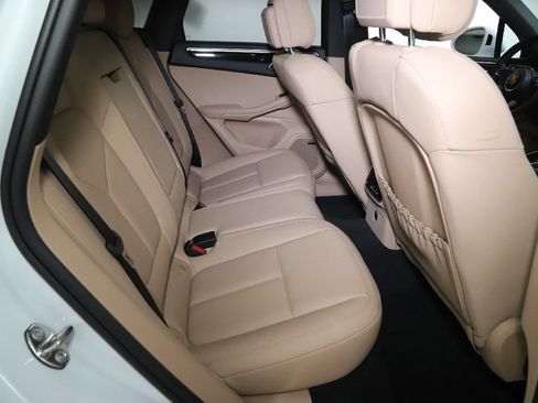 Used 2026 Porsche Macan AWD/4WD image 39