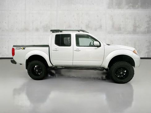 Used 2017 Nissan Frontier PRO-4X w/ Pro-4x Luxury Package image 4