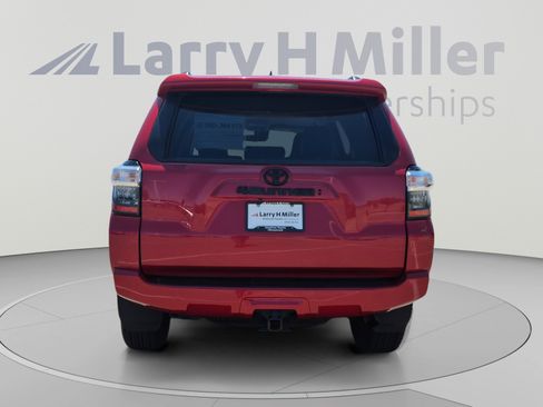 Certified 2021 Toyota 4Runner SR5 Premium AWD/4WD image 4