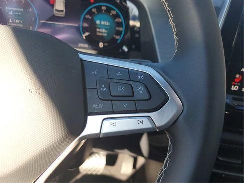 Certified 2024 Volkswagen Atlas Cross Sport SE w/ Black Wheel Package image 27