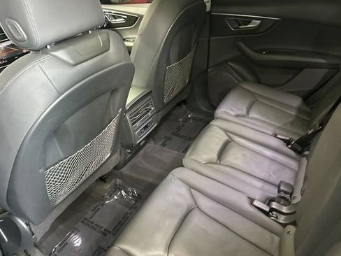 Used 2022 Audi Q7 2.0T Premium w/ Convenience Package AWD/4WD image 14