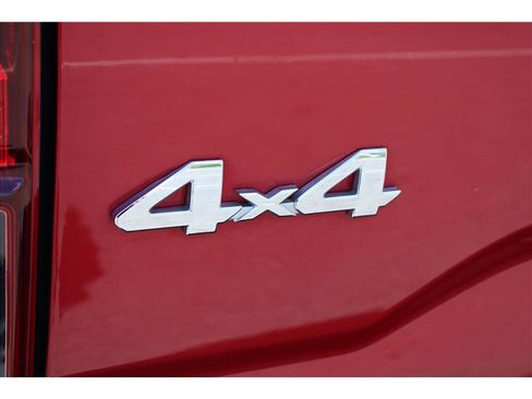 Used 2021 Toyota Tacoma SR5 AWD/4WD image 36