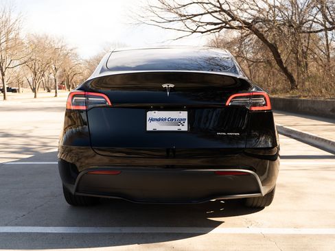 Used 2023 Tesla Model Y Long Range image 8