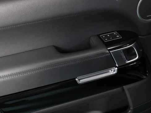 Used 2017 Land Rover Range Rover HSE image 40