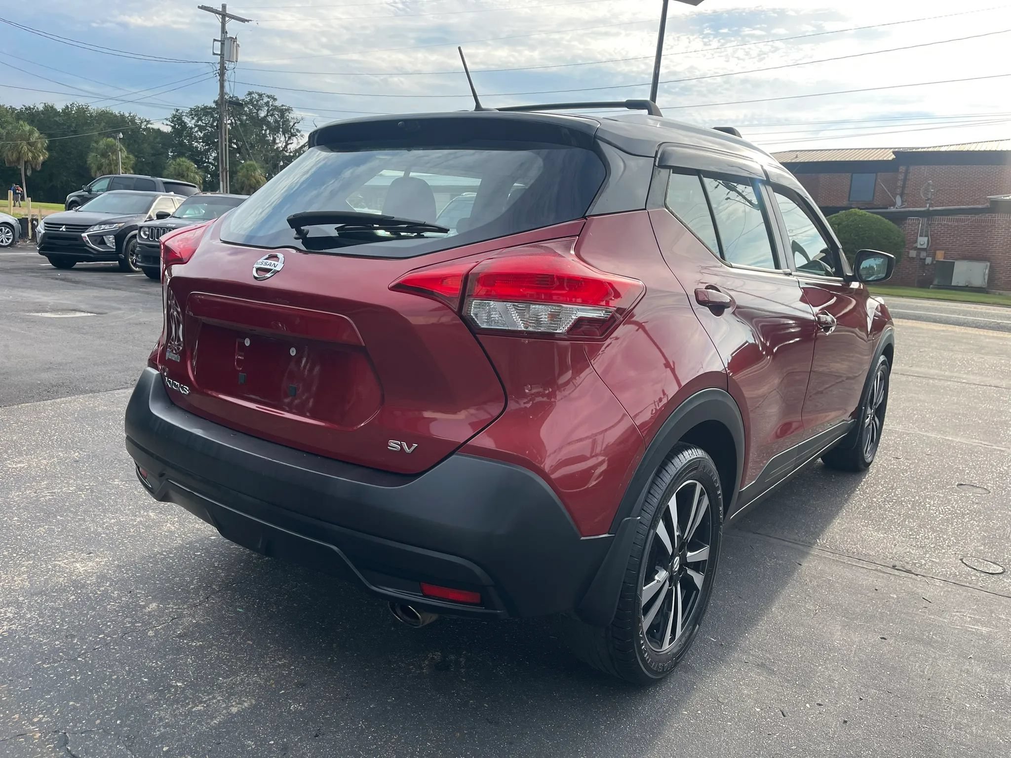 Used 2018 Nissan Kicks SV FWD image 4