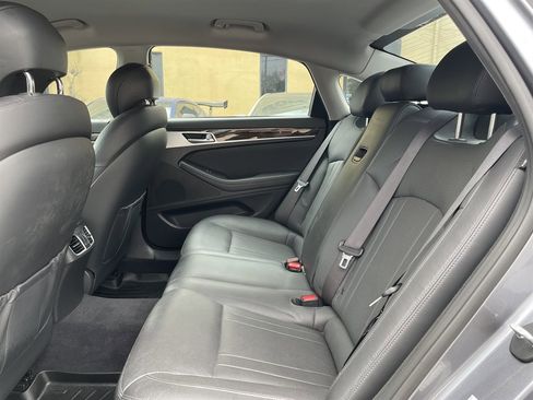 Used 2015 Hyundai Genesis 3.8 image 23