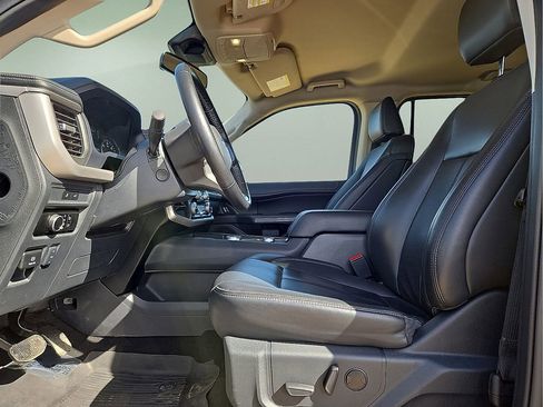 Used 2024 Ford Expedition XLT image 23