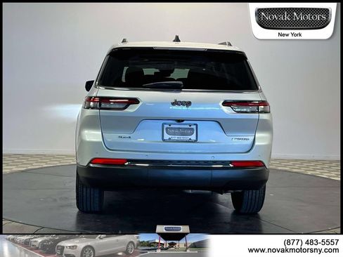 Used 2023 Jeep Grand Cherokee L Limited AWD/4WD image 7