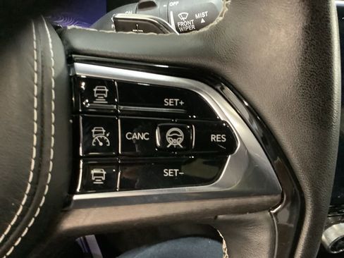 Used 2023 Jeep Grand Cherokee L Overland w/ Advanced Protech Group III image 28