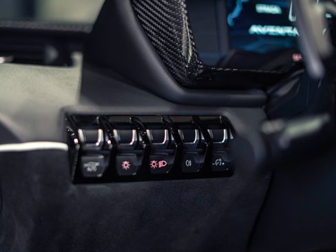 Used 2020 Lamborghini Aventador SVJ AWD/4WD image 51
