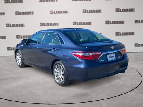 Used 2016 Toyota Camry XLE w/ Moonroof Package image 3